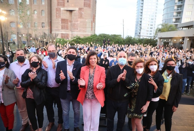 Imagen de Fuerte respaldo del Frente Amplio Progresista a Clara García de cara a las elecciones de noviembre