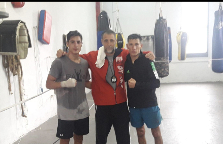 Imagen de Mirco Cuello y Facundo García, viajarán a Colombia para pelear con boxeadores locales.