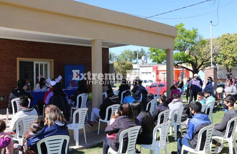 Cerca de doscientos alumnos recibieron las tarjetas.