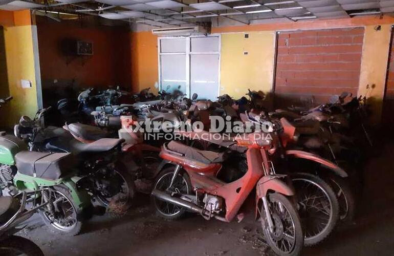 Las motos a compactar están en el galpón ubicado lindero a la cabina sanitaria en acceso norte