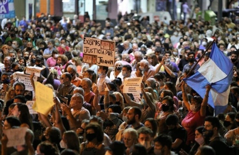 Multitudinaria manifestación de protesta en la zona norte de Rosario. (Alan Monzón/Rosario3)