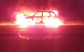 Imagen de Se le prendi&oacute; fuego el veh&iacute;culo