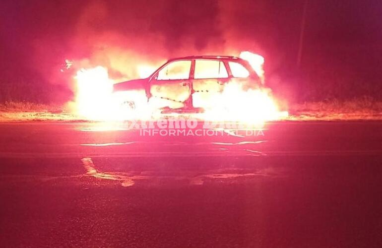 Imagen de Se le prendió fuego el vehículo