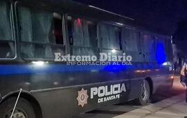 El micro atacado anoche en Fighiera.