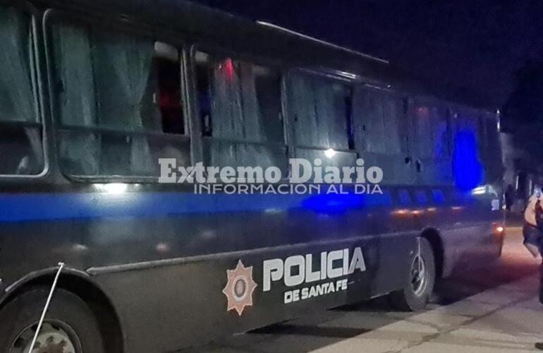 El micro atacado anoche en Fighiera.