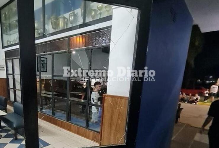 Parte de los daños que se suscitaron ayer en la sede de Central Argentino.