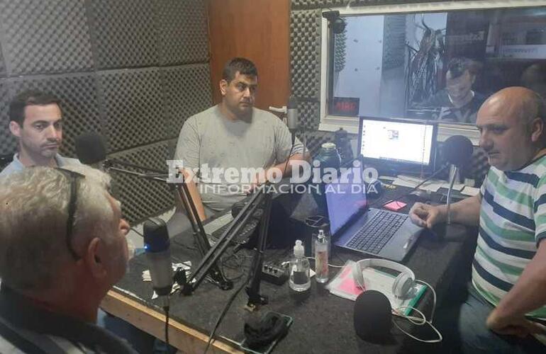 Parte de la comisión visitó esta mañana Radio Extremo