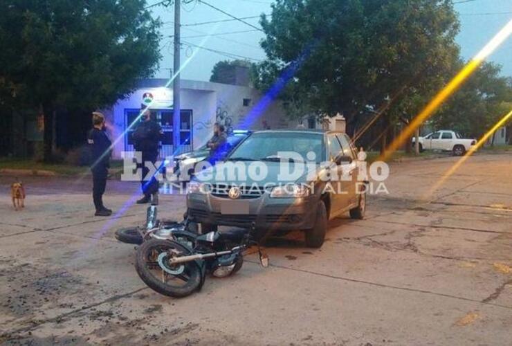 Imagen de Colisión entre moto y automóvil