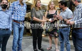 Sabbatini los acompa&ntilde;&oacute; en su recorrido por la localidad