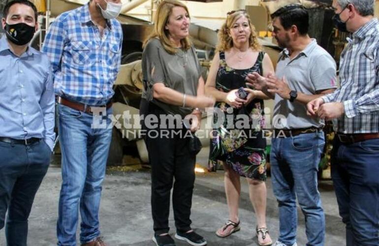 Sabbatini los acompañó en su recorrido por la localidad