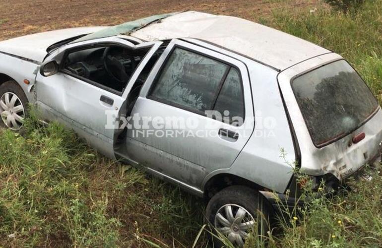 Imagen de Vuelco de un vehículo ingreso a Playa Mansa