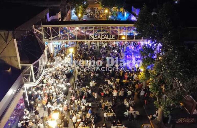 Imagen de Comercios y artistas se lucieron en el Paseo Peatonal