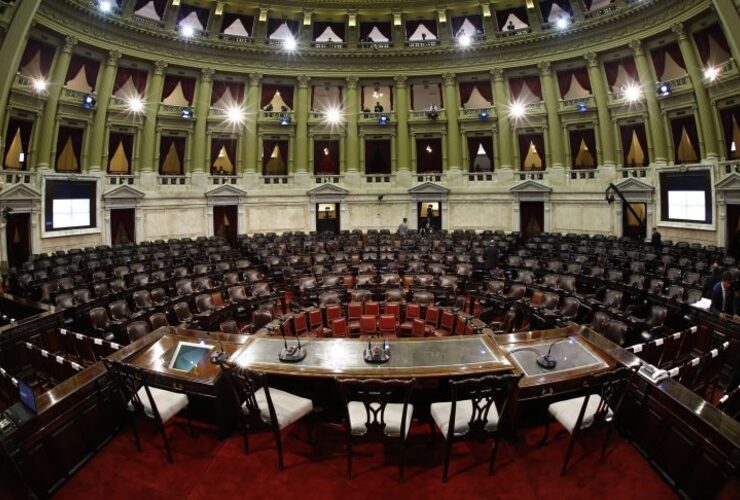 Imagen de El Senado renueva un tercio de las bancas y el oficialismo disputa 15 lugares