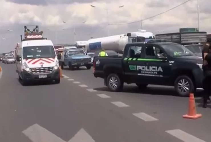 Imagen de Una motociclista murió arrollada por un camión en la avenida de Circunvalación