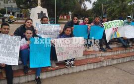 Amigos pidieron por su liberaci&oacute;n en una manifestaci&oacute;n pac&iacute;fica