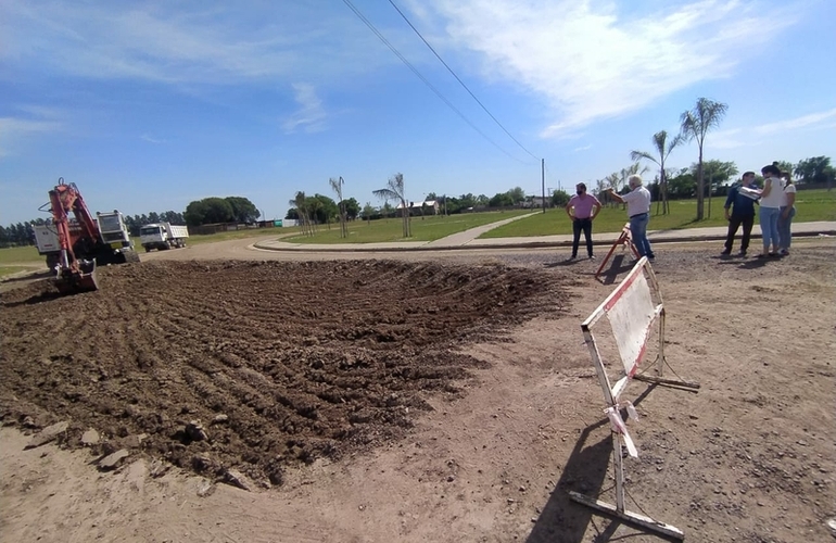 La calzada estará cubierta por loza de hormigón y adoquines.