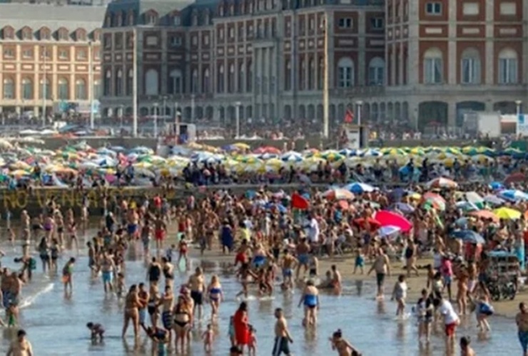 Mar del Plata, uno de los destinos domésticos para disfrutar de los feriados de verano e invierno.