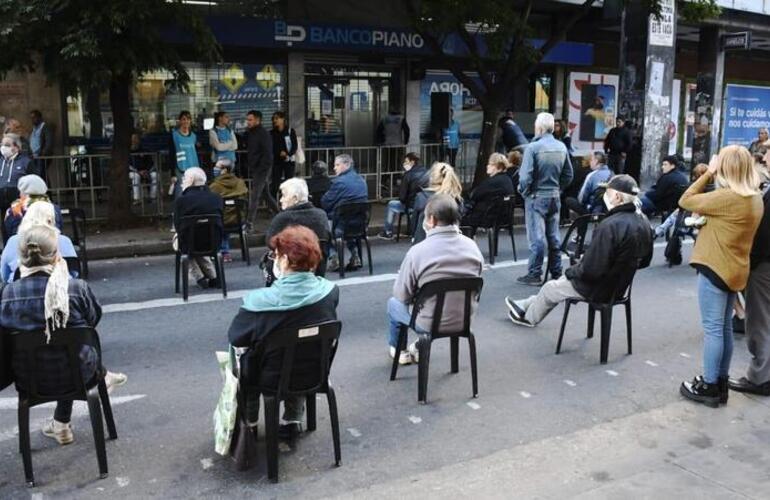 Imagen de Las jubilaciones subir&aacute;n un 12,11% en diciembre