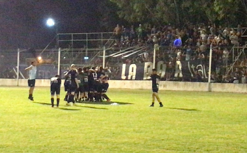 El "Azul" se impuso y pas&oacute; la llave.