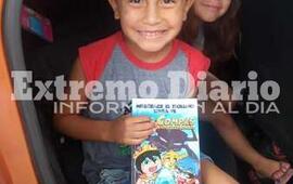 Imagen de Tiene 6 a&ntilde;os y junta latas para visitar a su familia en Corrientes