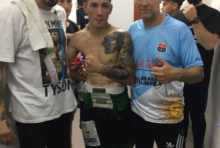 García festejando junto a Mariano Cabrera y Darío Cuello