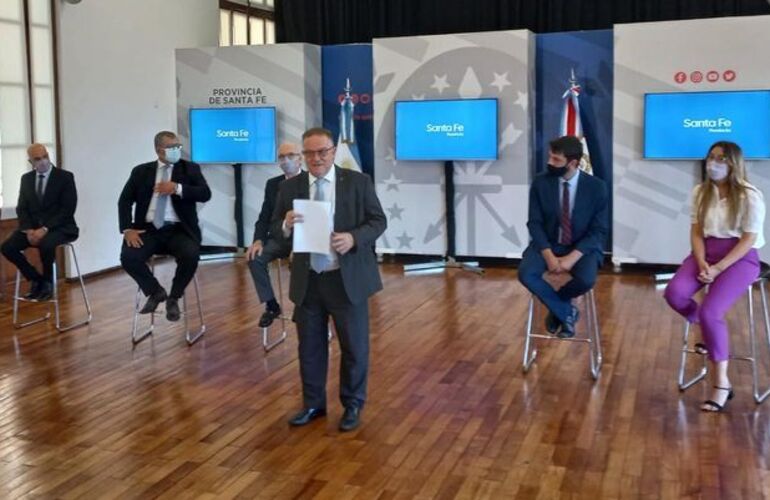 El ministro de Seguridad, Jorge Lagna, presentó a sus nuevos funcionarios en un acto en Gobernación. El ministro de Seguridad, Jorge Lagna, presentó a sus nuevos funcionarios en un acto en Gobernación.