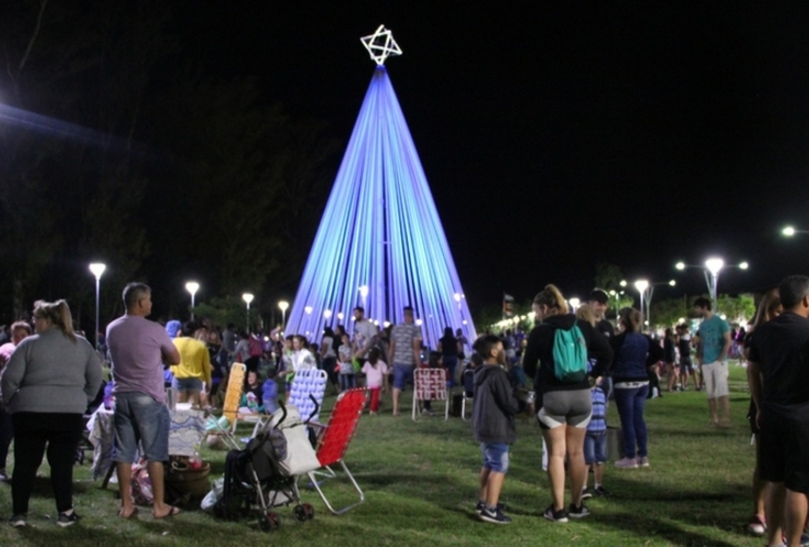 El encendido del gran árbol navideño, la atracción de cierre.