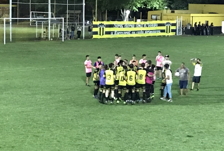 Imagen de E.Central gan&oacute; 4-0 contra ASAC y jugar&aacute; la final de la Liga Regional del Sud