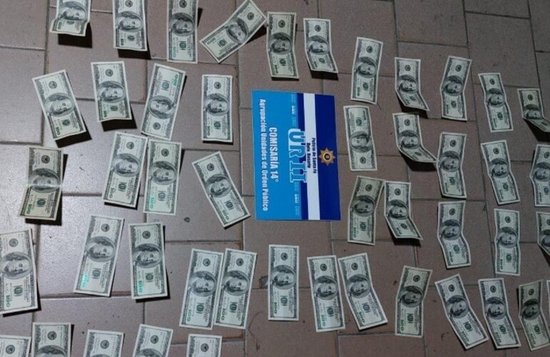 Imagen de Vendi&oacute; su Play Station 5 y lo estafaron con d&oacute;lares falsos