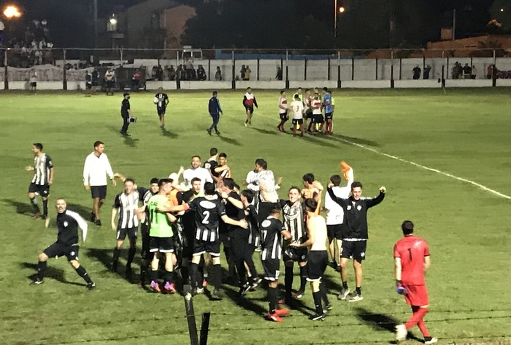 Imagen de Unión venció por penales a Riberas en Semifinales y pasó a la Final ante Empalme Central.