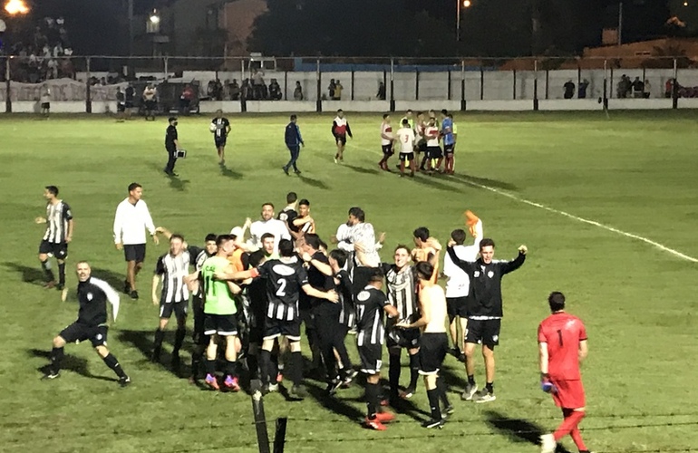 Imagen de Uni&oacute;n venci&oacute; por penales a Riberas en Semifinales y pas&oacute; a la Final ante Empalme Central.