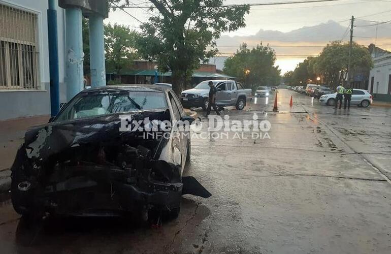 Imagen de Fuerte choque en esquina céntrica