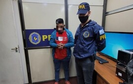 Uno de los detenidos en el operativo Call Center de la Polic&iacute;a Federal.