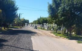 Algunas cuadras quedaron mitad escoria y mitad paviemento