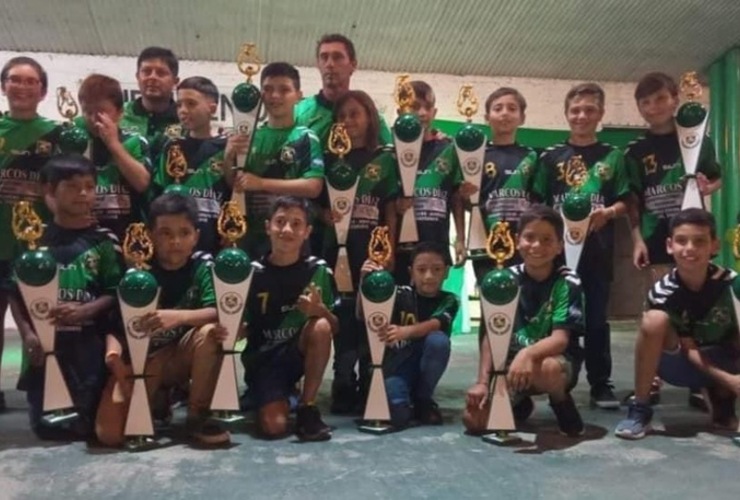 Imagen de Manos Dadas realizó su entrega de trofeos a sus jugadores por la temporada 2021.
