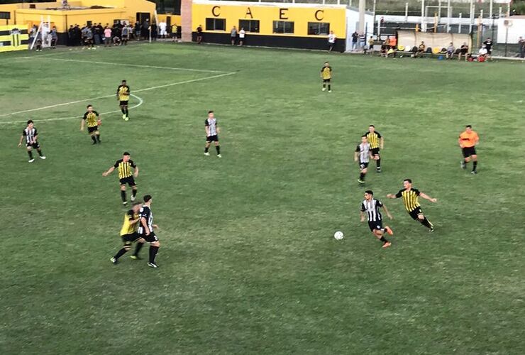 Imagen de Final Ida: Empalme Central y Unión empataron 0 a 0 en la primera Final en el Américo Camilletti.