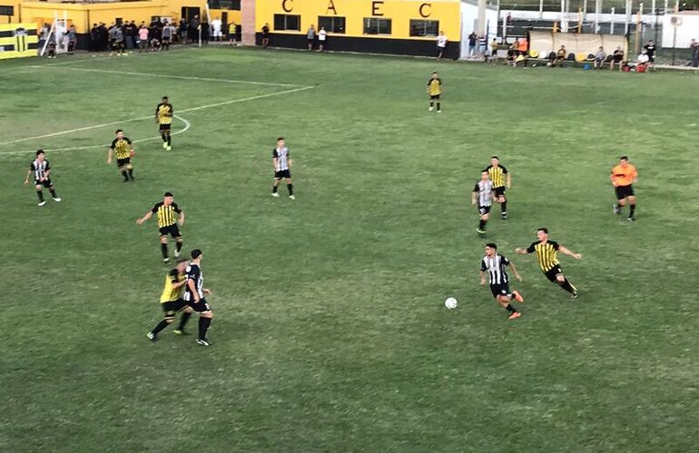 Imagen de Final Ida: Empalme Central y Unión empataron 0 a 0 en la primera Final en el Américo Camilletti.