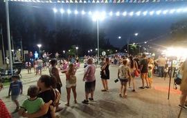 En plena calle. Paseo Lagos, Edici&oacute;n Navide&ntilde;a.