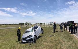 Imagen de Accidente sobre autopista a metros del puente del acceso