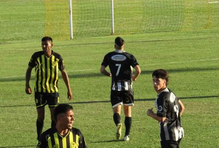 El "Panza" y el "Canalla" juegan la final de vuelta (Foto: Juveniles Panza)