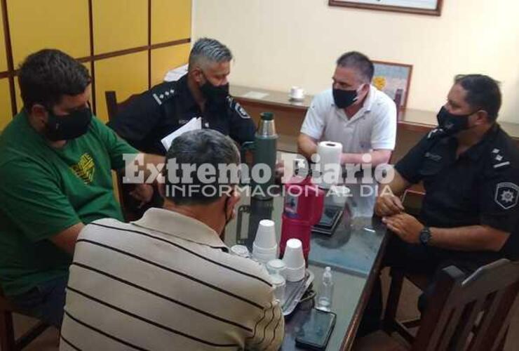 Imagen de Reunión con el Inspector de 8va Zona, Comisario Pablo Vergara