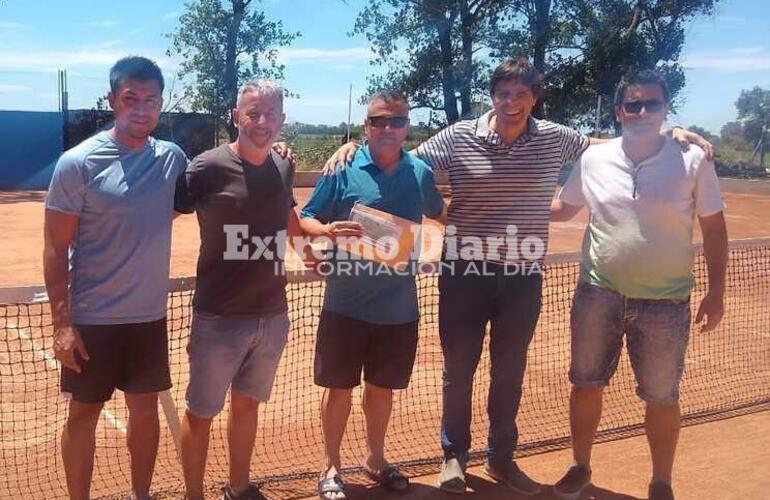 El aporte será destinado a la compra de la red de la nueva cancha de tenis