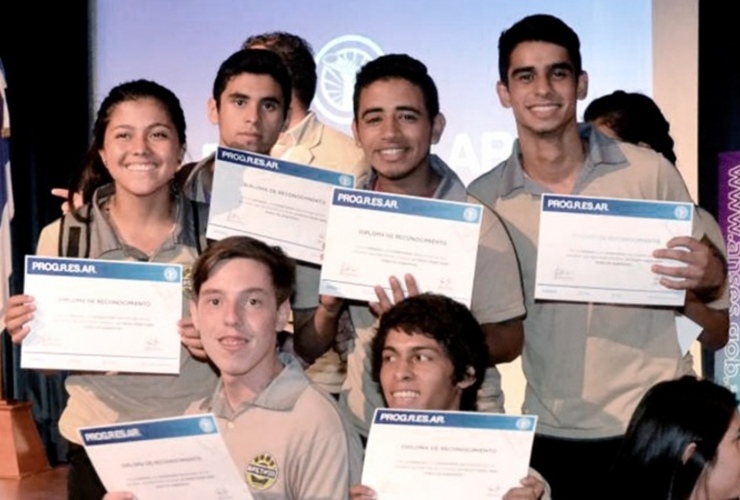 Imagen de Más de 260 mil adolescentes se anotaron en las becas Progresar