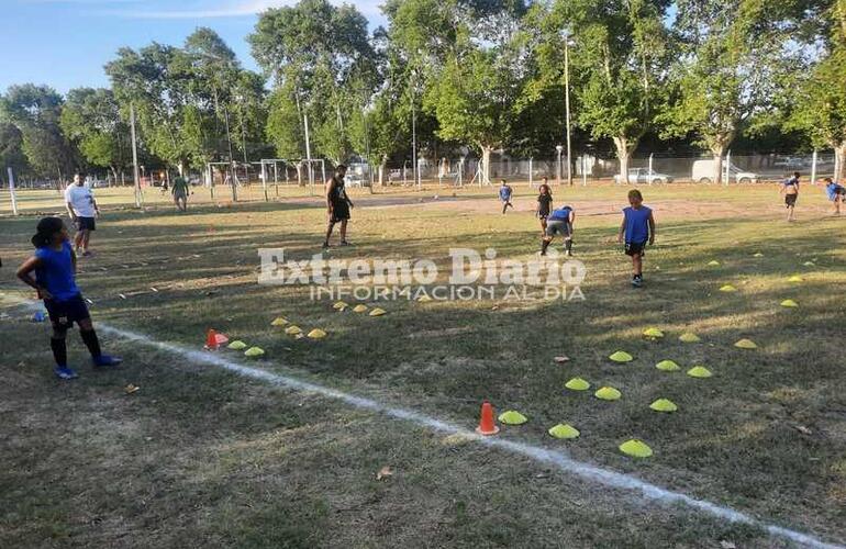 Imagen de Arrancó la Escuela de Fútbol en la Asociación Amigos de la Estación