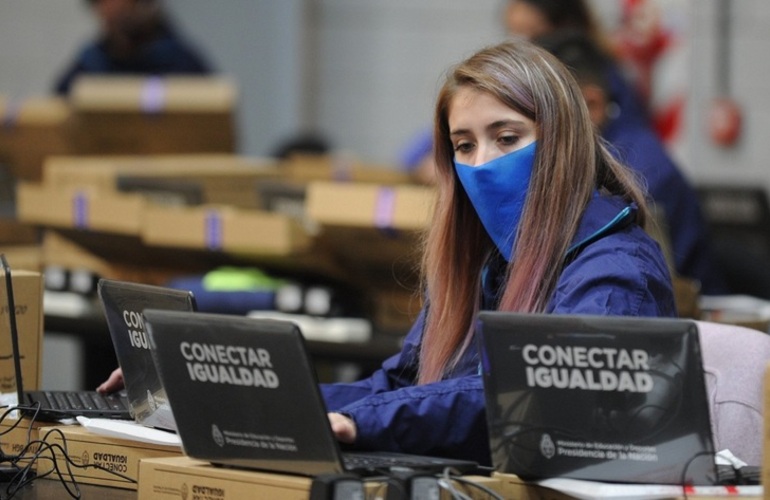 Imagen de Vuelve Conectar Igualdad, el programa de entrega de netbooks a estudiantes