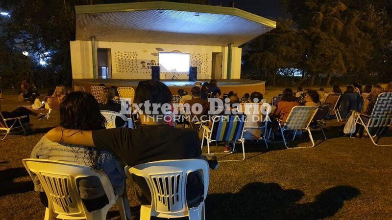 Imagen de Vuelve el cine a la reposera en el Anfiteatro