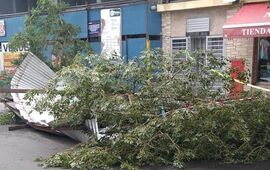 Imagen de San Lorenzo golpeada por violento temporal: unas 80 familias perdieron el techo de sus casas