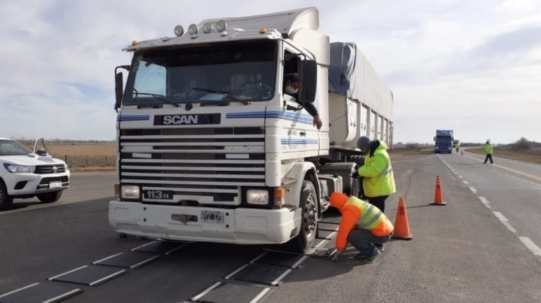 Imagen de Controles de vialidad: multas por m&aacute;s de 90 millones de pesos por exceso de cargas en camiones