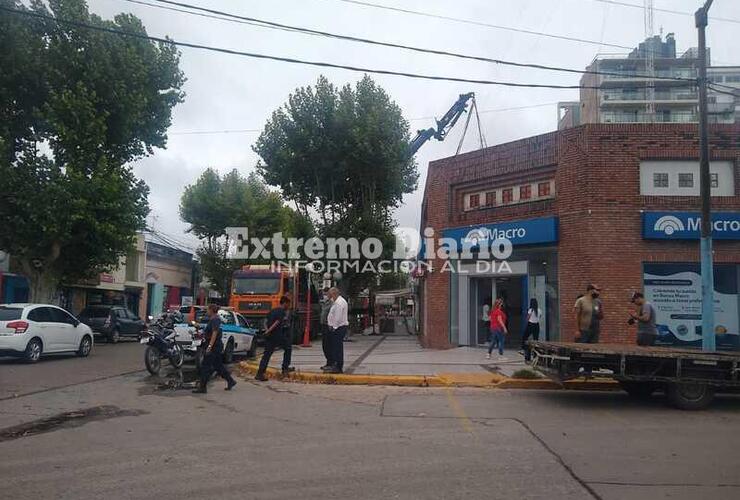 San Martin e Hip&oacute;lito Yrigoyen