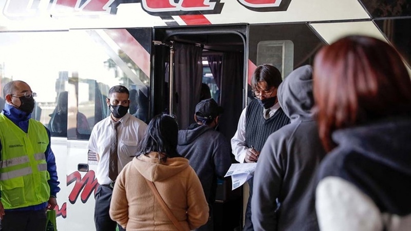 Imagen de Se implementar&aacute; el pase sanitario en el transporte en Buenos Aires